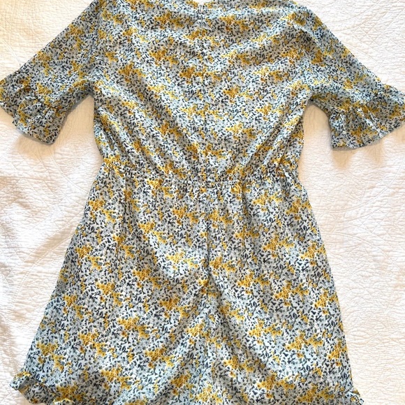 Francesca’s Miami Gold Floral Romper - Picture 6 of 6